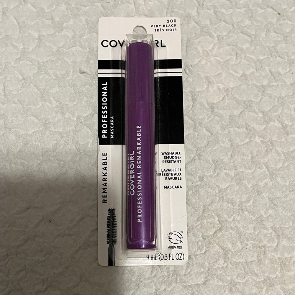 NWT Covergirl Professional Mascara 200 Very Black